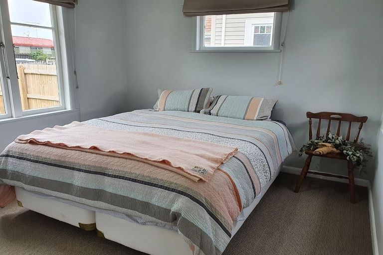 Photo of property in 56 Haultain Street, Fairfield, Hamilton, 3214