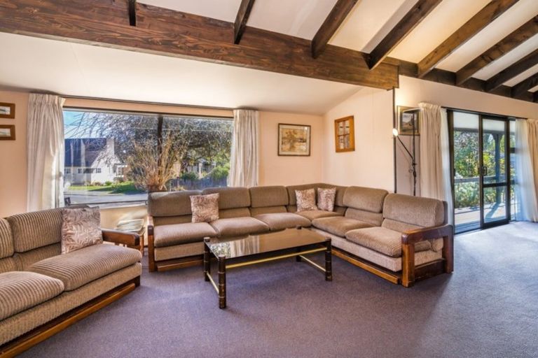 Photo of property in 76 Kinloch Road, Kinloch, Taupo, 3377