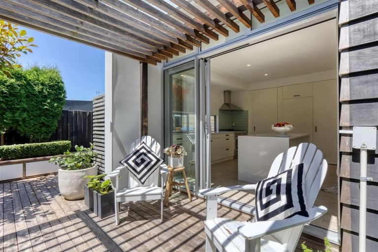 Photo of property in 71 Clare Road, St Albans, Christchurch, 8014