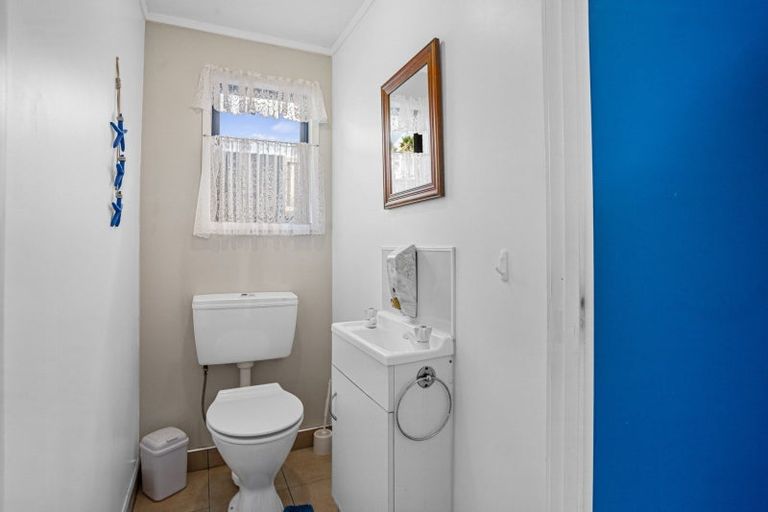 Photo of property in 1a Roretana Drive, Athenree, Waihi Beach, 3177