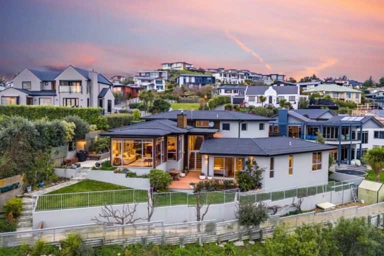 Photo of property in 8 Millway Place, Huntsbury, Christchurch, 8022