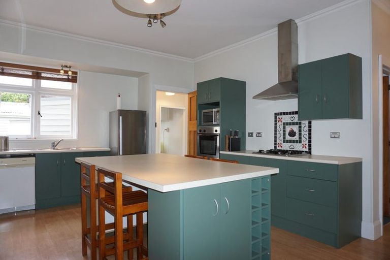 Photo of property in 19 Saint Martins Road, Saint Martins, Christchurch, 8022