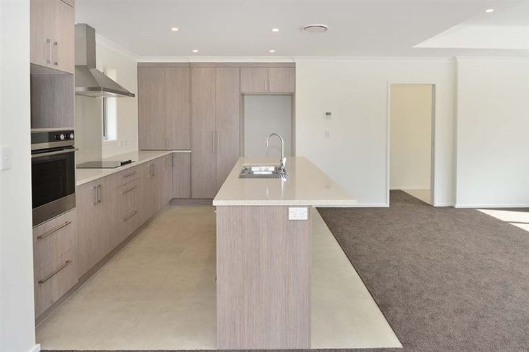 Photo of property in 19a Edward Avenue, Orewa, 0931