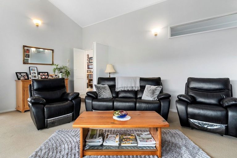 Photo of property in 17 Endeavour Avenue, Welcome Bay, Tauranga, 3112