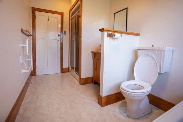 Photo of property in 102 Maxwells Line, Awapuni, Palmerston North, 4412