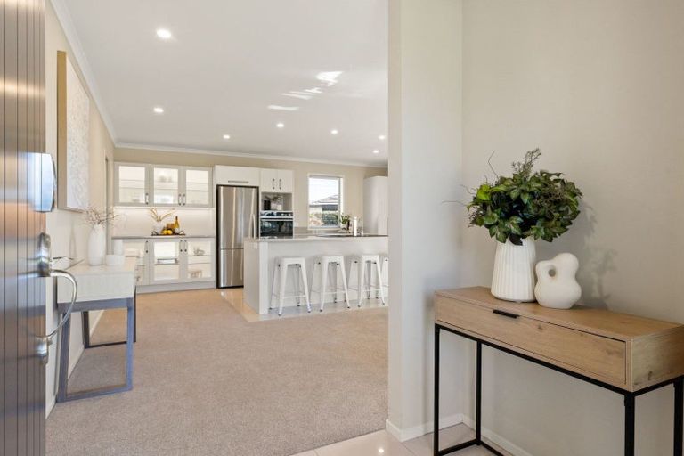 Photo of property in 43 Plescher Crescent, Leamington, Cambridge, 3432