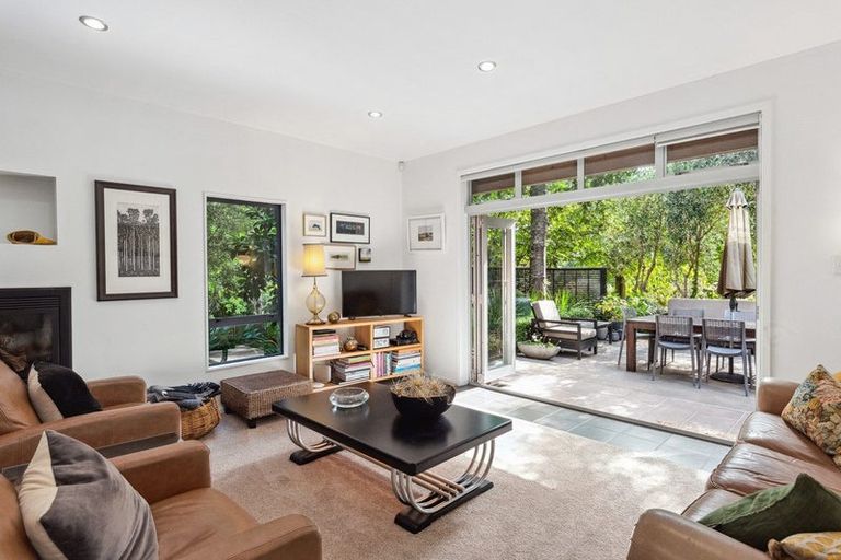 Photo of property in 2 Fiesta Grove, Raumati Beach, Paraparaumu, 5032