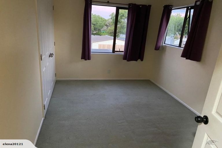 Photo of property in 2 Aspiring Avenue, Clover Park, Auckland, 2019
