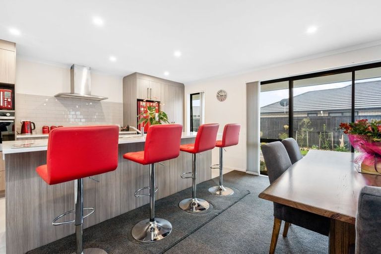 Photo of property in 36 Kitemaunga Avenue, One Tree Point, 0118