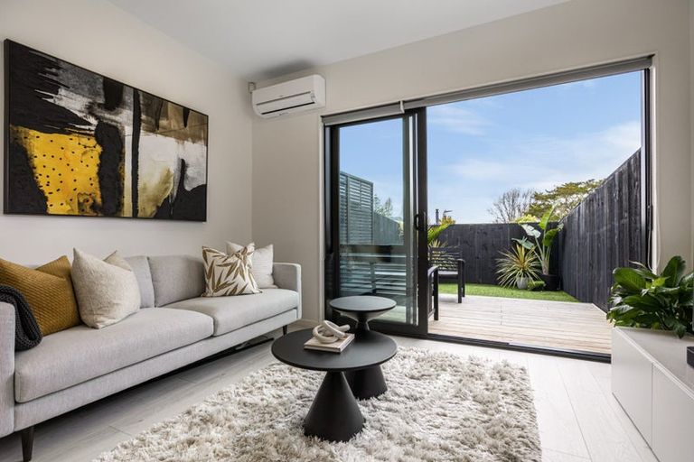 Photo of property in 4 Mana Place, Te Atatu Peninsula, Auckland, 0610