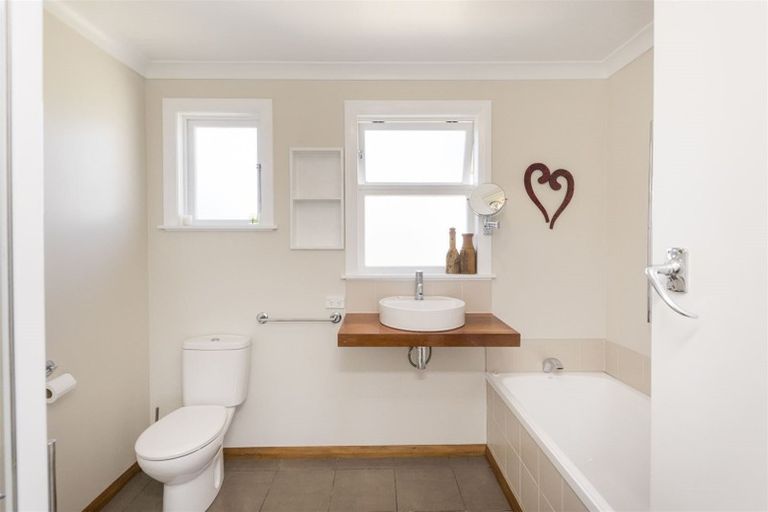 Photo of property in 11a Miles Place, Awapuni, Palmerston North, 4412