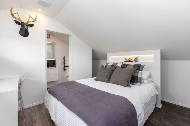 Photo of property in 89 Weston Road, St Albans, Christchurch, 8052