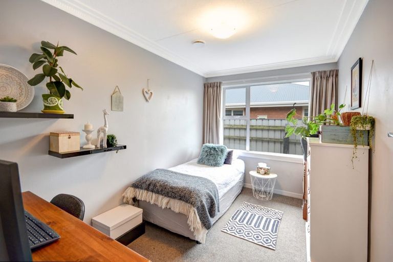 Photo of property in 141 Macandrew Road, South Dunedin, Dunedin, 9012