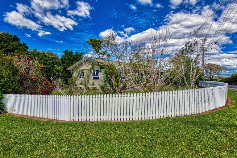 Photo of property in 145 Tirimoana Road, Te Atatu South, Auckland, 0602