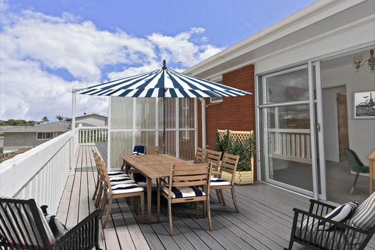 Photo of property in 880 Papamoa Beach Road, Papamoa Beach, Papamoa, 3118