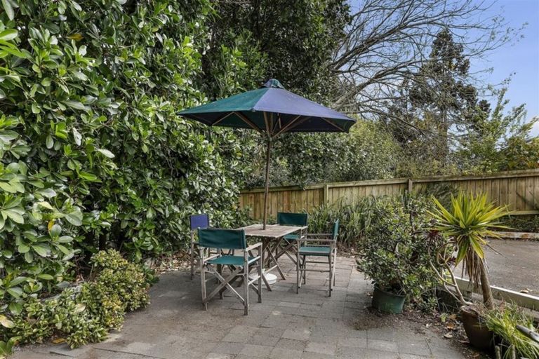 Photo of property in 14 Dennis Avenue, Hillpark, Auckland, 2102