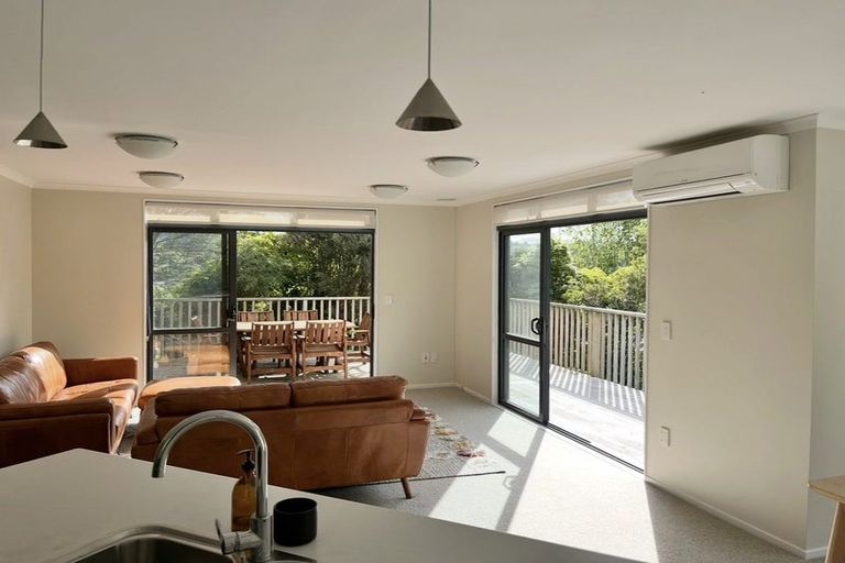 Photo of property in 7 Lowry Heights, Stokes Valley, Lower Hutt, 5019