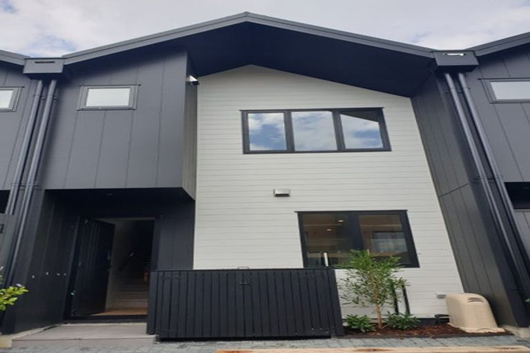 Photo of property in 4b Nerita Place, Long Bay, Auckland, 0630