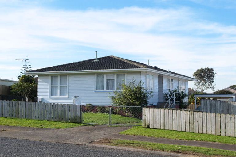 Photo of property in 6 Cromer Place, Mangere East, Auckland, 2024