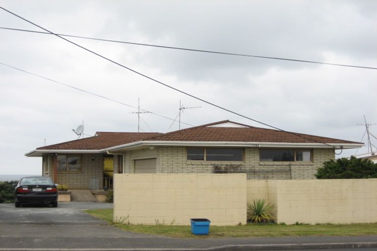 Photo of property in 975 Whangaparaoa Road, Tindalls Beach, Whangaparaoa, 0930