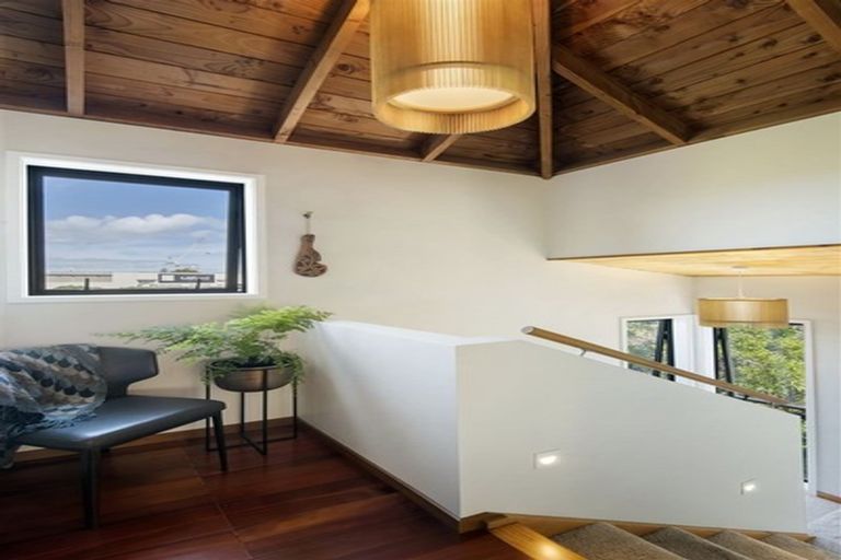 Photo of property in 17b Rangitoto Terrace, Milford, Auckland, 0620