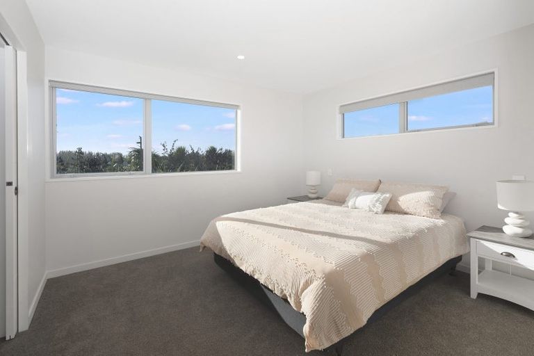 Photo of property in 25 Kakapo Lane, Redwood, Christchurch, 8051