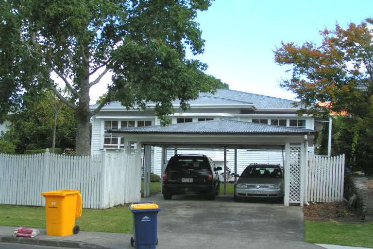 Photo of property in 4 Clifton Road, Hauraki, Auckland, 0622