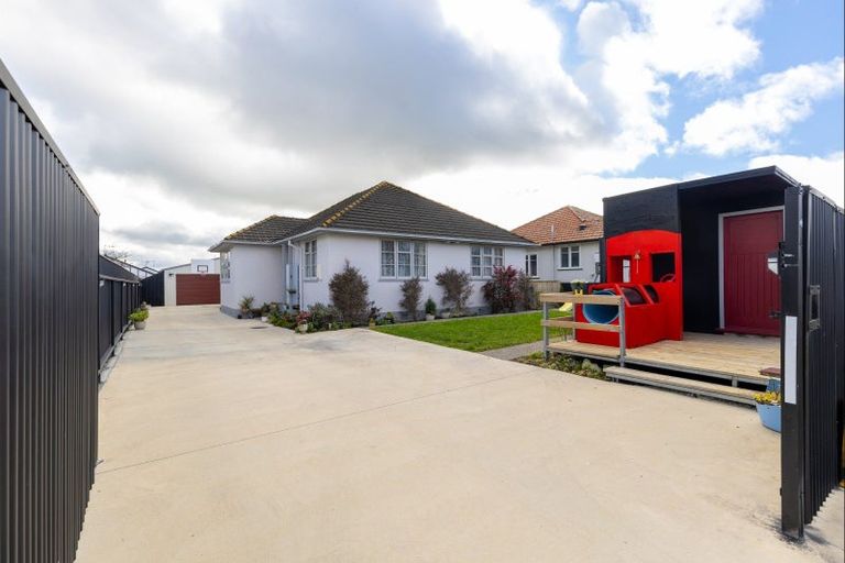 Photo of property in 28 Tyne Street, Roslyn, Palmerston North, 4414