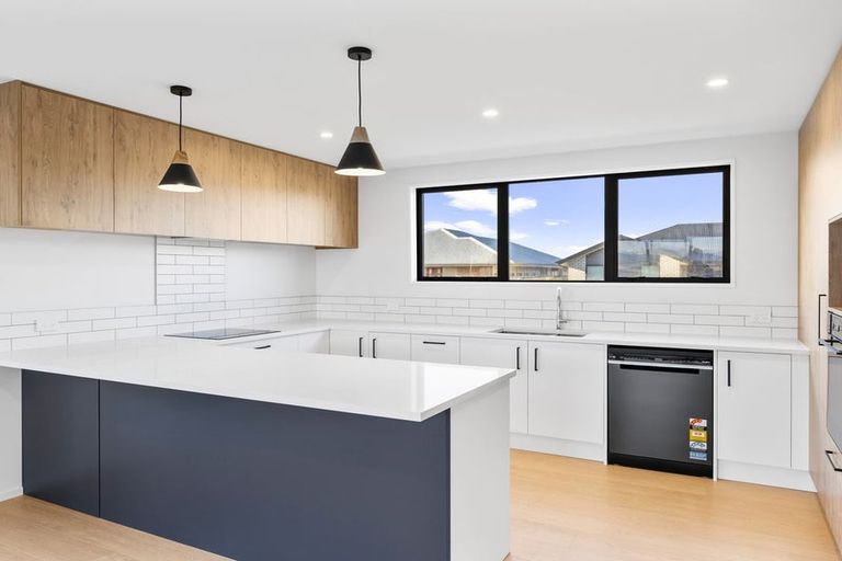 Photo of property in 39 Mehrtens Crescent, Woodend, 7691