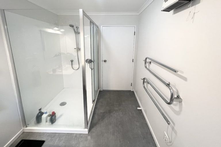 Photo of property in 1/19 Hauraki Crescent, Pinehill, Auckland, 0632