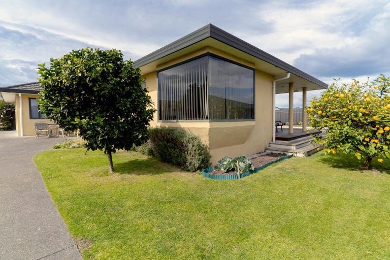 Photo of property in 71 Napier Road, Havelock North, 4130