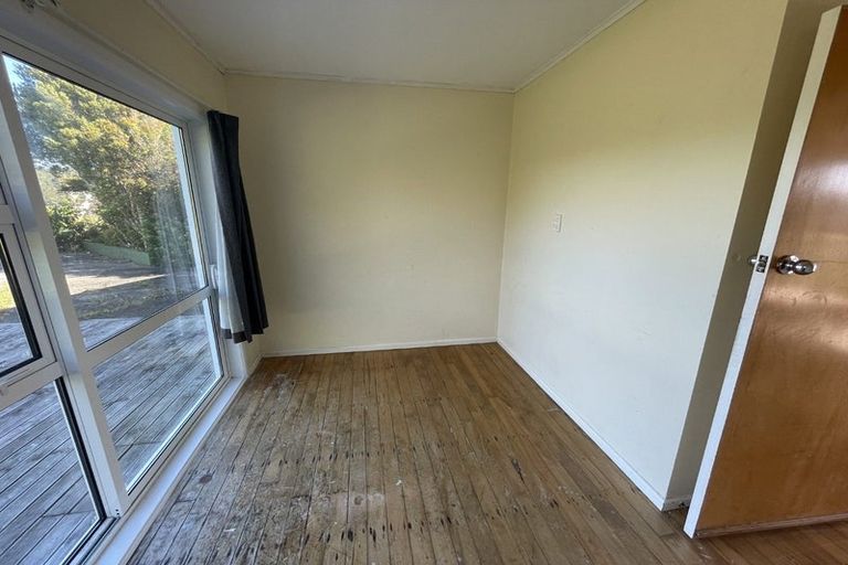 Photo of property in 41 Versailles Street, Karori, Wellington, 6012