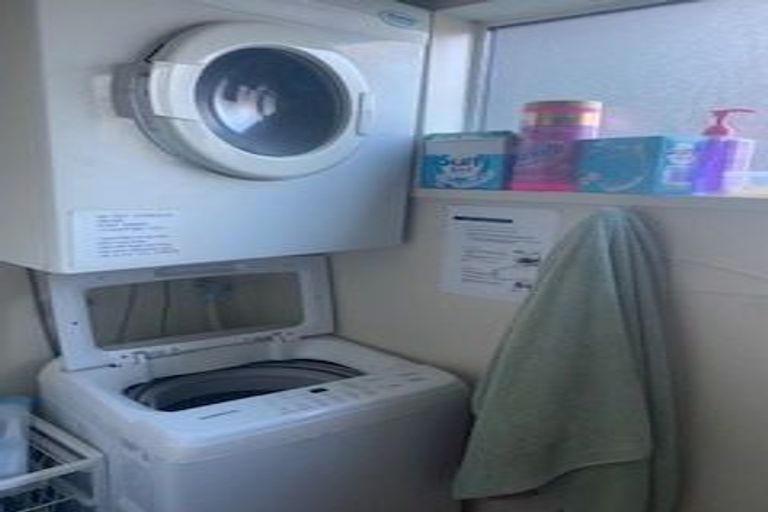 Photo of property in 28 Hyde Street, North Dunedin, Dunedin, 9016