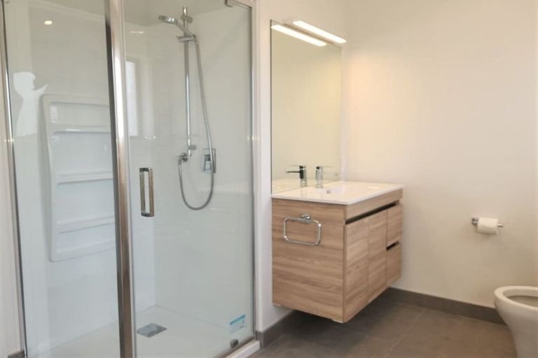 Photo of property in 2/28 Marua Road, Ellerslie, Auckland, 1051