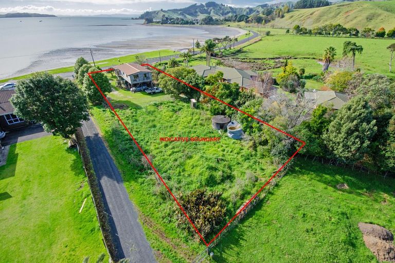 Photo of property in 1469 Clevedon Kawakawa Road, Kawakawa Bay, Papakura, 2585