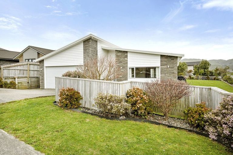 Photo of property in 15 Paparoa Crescent, Aotea, Porirua, 5024