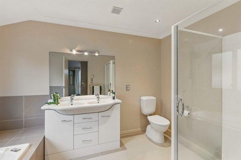 Photo of property in 5 Cadastral Court, Paraparaumu, 5032