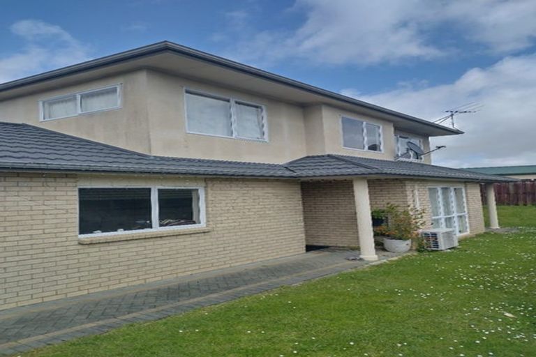Photo of property in 2/10 Saints Court, Manurewa, Auckland, 2102