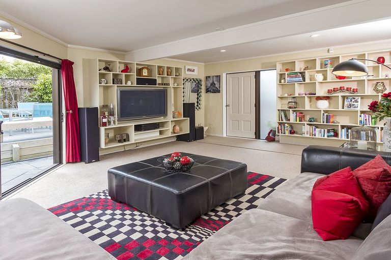 Photo of property in 2/15 Vincent Street, Howick, Auckland, 2014