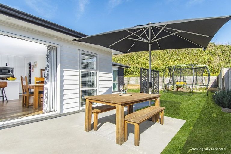 Photo of property in 53 Awataha Crescent, Pyes Pa, Tauranga, 3110