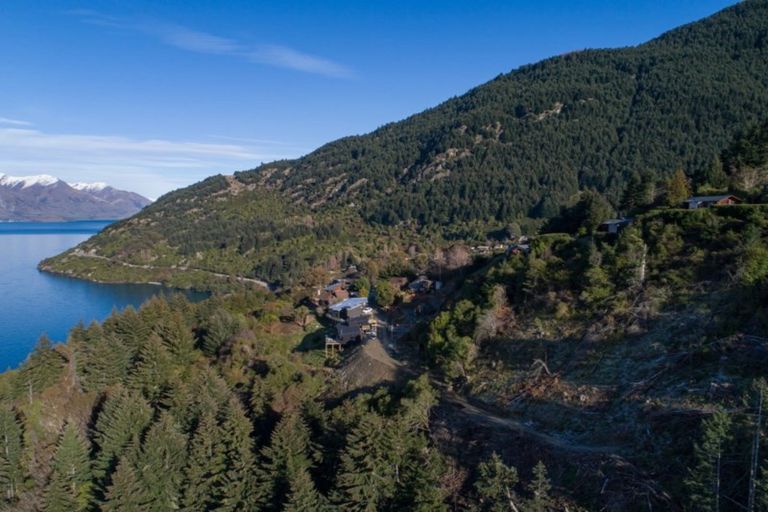 Photo of property in 34 Mckerrow Place, Sunshine Bay, Queenstown, 9300