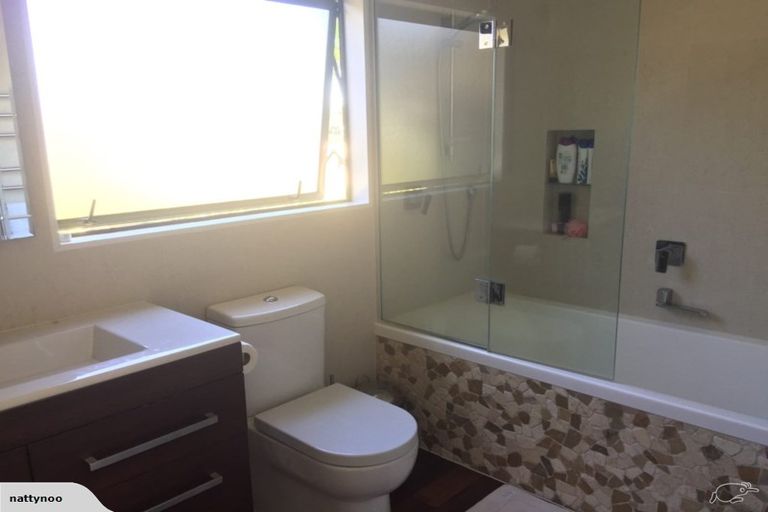 Photo of property in 9a Beach Haven Road, Beach Haven, Auckland, 0626