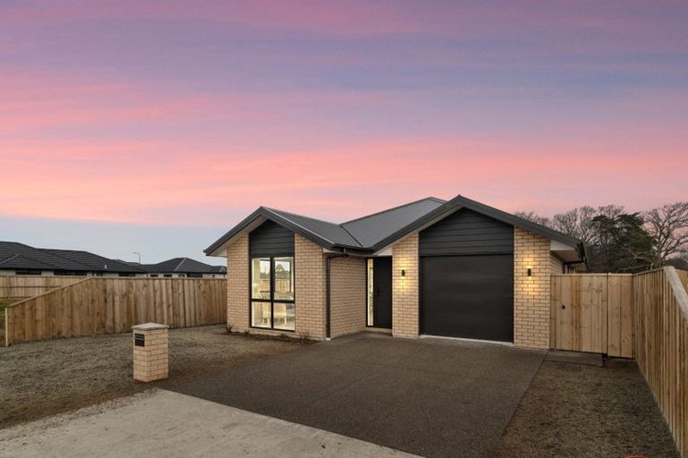 Photo of property in 27 Stackwood Avenue, Woodend, 7691