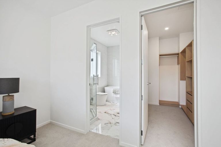 Photo of property in 39c Sorrel Crescent, Bucklands Beach, Auckland, 2012