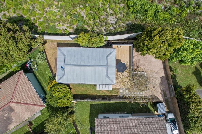 Photo of property in 2/10 Jarrah Place, Massey, Auckland, 0614