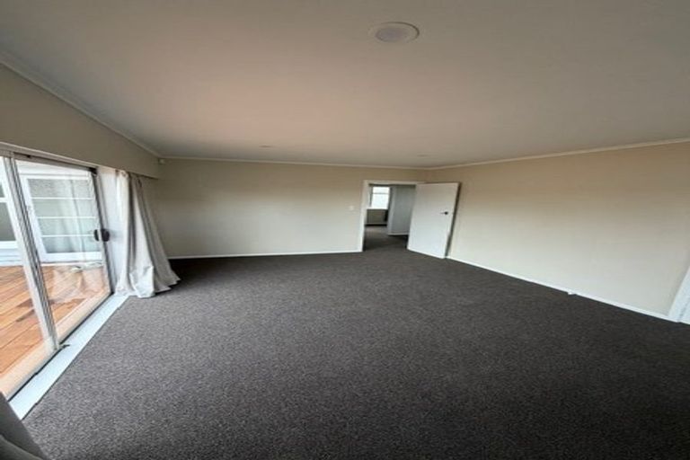 Photo of property in 18 Tawa Road, Te Atatu Peninsula, Auckland, 0610