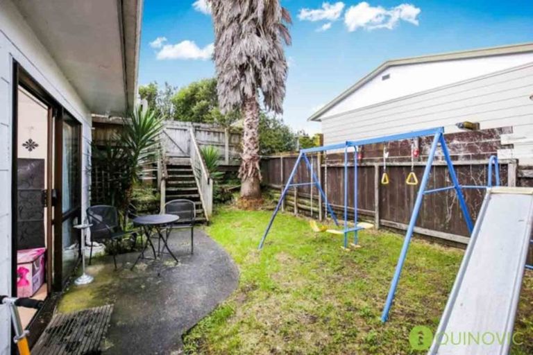 Photo of property in 56 Savoy Road, Glen Eden, Auckland, 0602