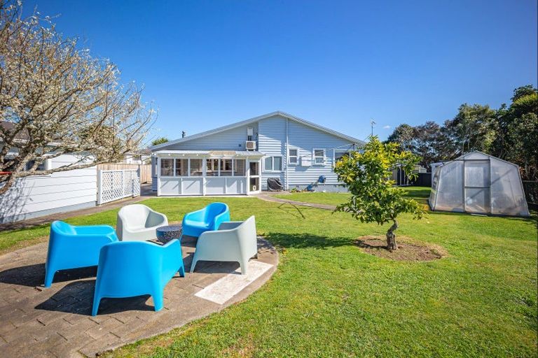 Photo of property in 7 Harlech Street, Levin, 5510