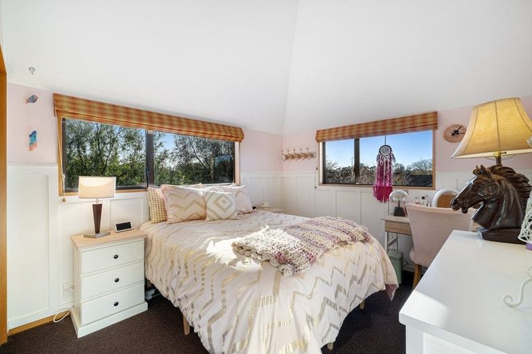 Photo of property in 5b Regency Crescent, Redwood, Christchurch, 8051