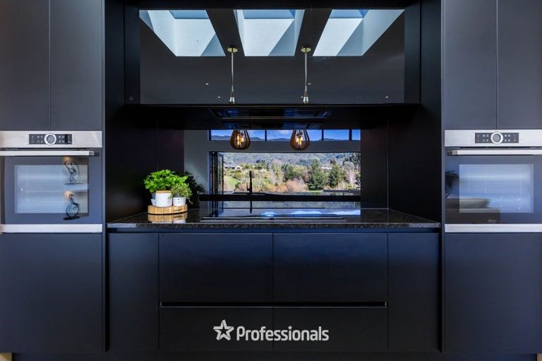 Photo of property in 49 Mount Marua Drive, Maymorn, Upper Hutt, 5018